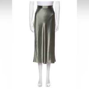 Deveaux New York midi silky skirt-great condition minor stains on photo.
